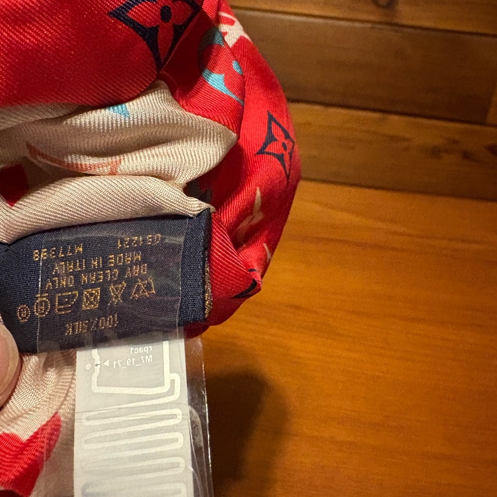 Louis Vuitton Red and Blue Silk Scarf - Picture 2 of 11